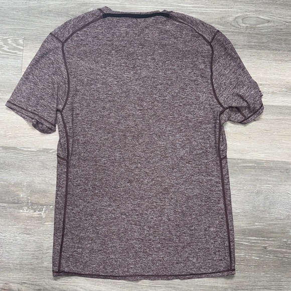 Lululemon T-shirt short sleeve nice colors purple like new  . SZ L - Picture 4 of 5